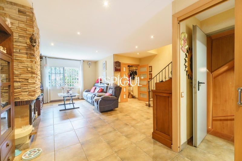 Foto ba32f815-3691-4b1c-a809-d0c273616521. Casa adossada amb calefacció aparcament piscina a Premià de Mar
