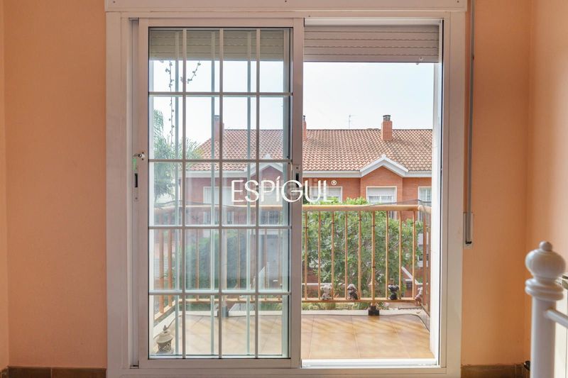 Foto f49880c7-ef21-4cee-aea2-e2c0677c959c. Casa adossada amb calefacció aparcament piscina a Premià de Mar