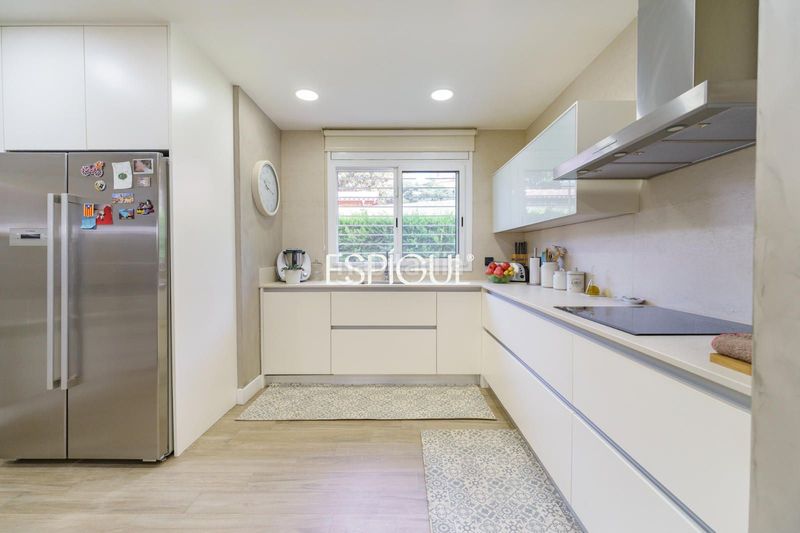Foto 5e2a0c65-3e9e-4039-a7c8-3c7b26d5a861. Casa amb calefacció aparcament piscina a Teià