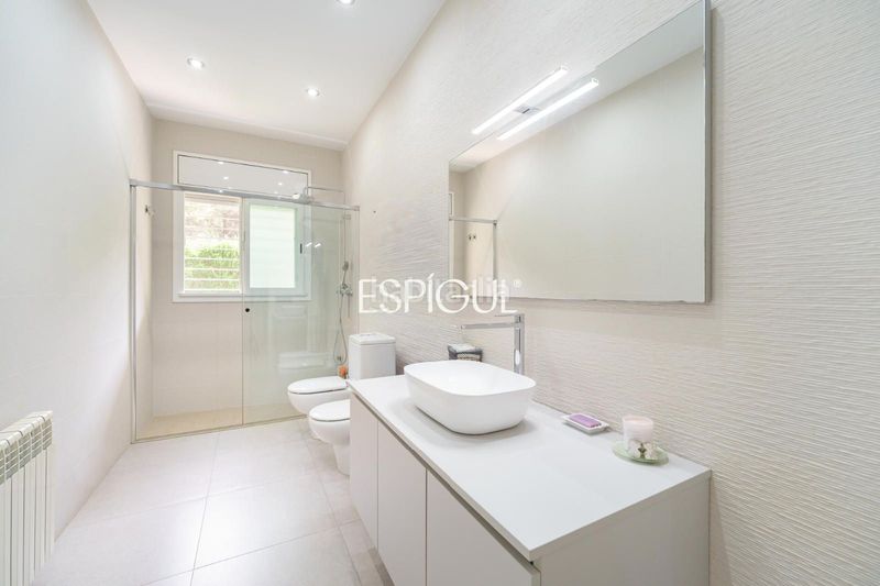 Foto 88411a80-5092-49ef-a063-12d18793ca84. Casa amb calefacció aparcament piscina a Teià