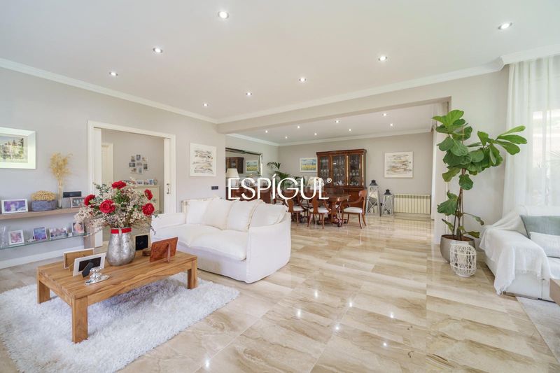 Foto ed066823-5092-4fce-a165-619b92f3a8b1. Casa amb calefacció aparcament piscina a Teià
