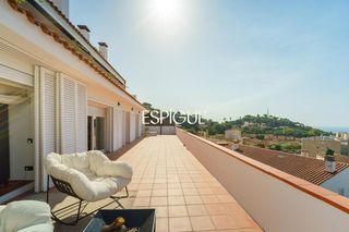 Maison jumelée  Turo d'en llull. Casa de estilo mediterráneo con vistas al mar y piscina climatiz