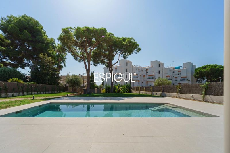Foto 20b12b21-35d6-4ce5-9771-a8e66b0e74ac. Casa amb calefacció aparcament piscina a Can Sans Sant Andreu de Llavaneres