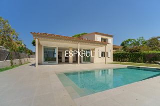 Location Maison  Can sans. Casa reformada con piscina, 5 dormitorios y gran parcela plana e