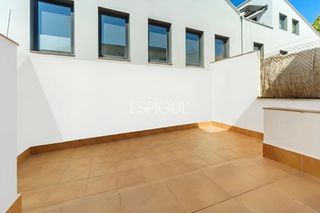 Casa adossada a Santa Engràcia