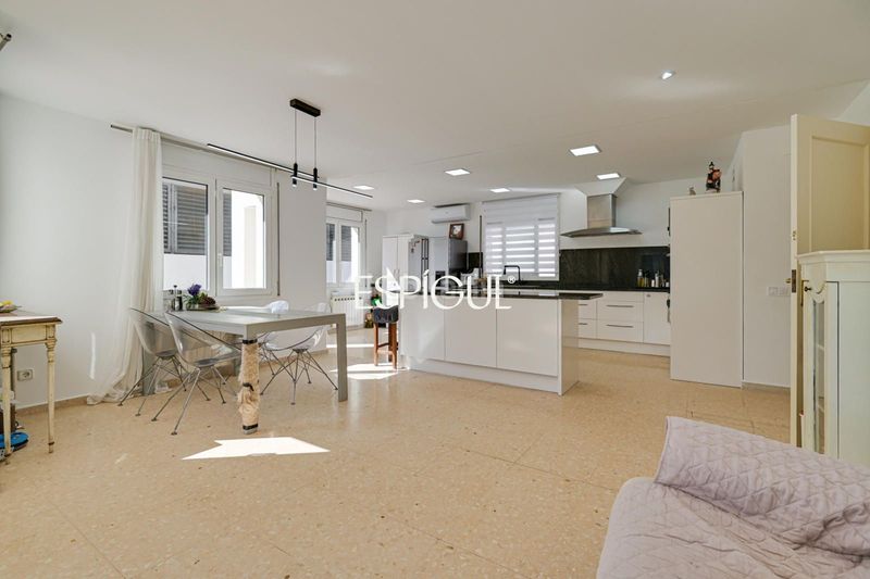 Foto b1f8c1d8-b5e1-4d48-ab2a-934d337794e7. Casa amb calefacció aparcament piscina a Alella