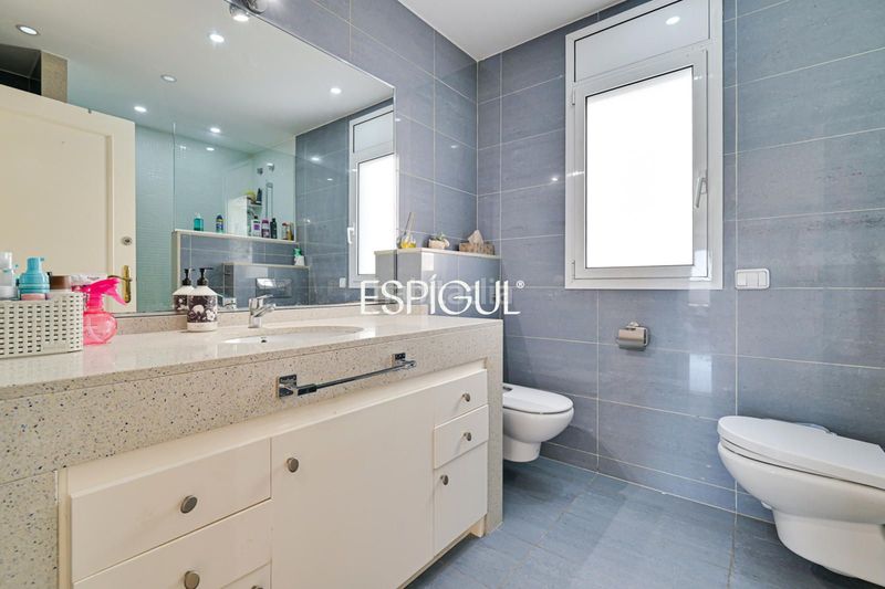 Foto b63cffba-d94d-4237-9591-103df0dec73a. Casa amb calefacció aparcament piscina a Alella