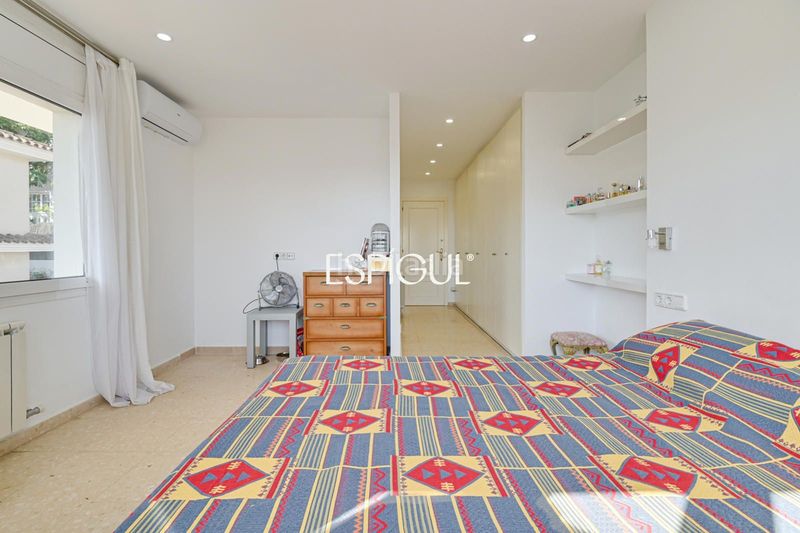 Foto bc745908-ce5d-4fbe-a70b-4757f03fcdc4. Casa amb calefacció aparcament piscina a Alella