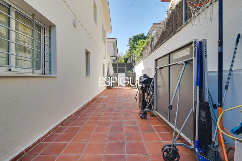 Foto dd3e8c2e-8b84-433e-8191-52faa366e44b. Casa amb calefacció aparcament piscina a Alella