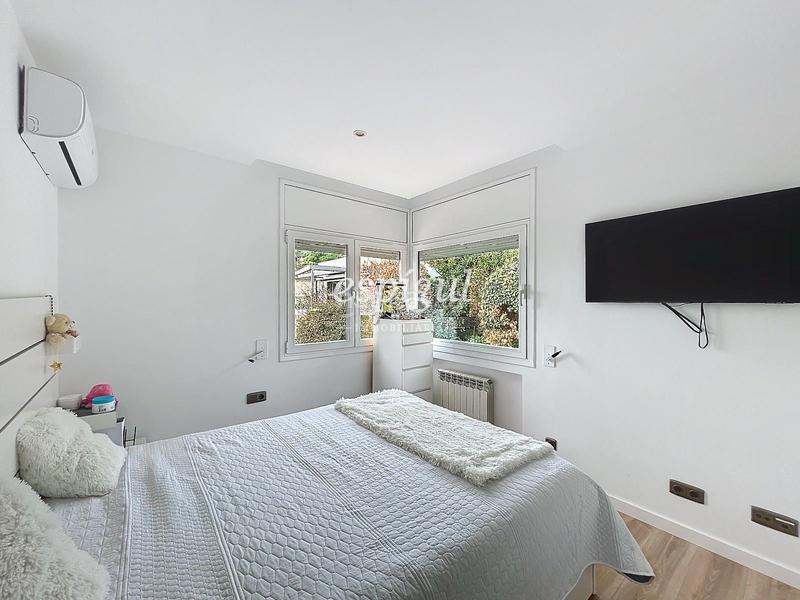 Foto cda82e98-eb5a-4cf4-bafd-5891e1e3b3bf. Casa propiedad con excelentes vistas panorámicas en sant berger, en Teià
