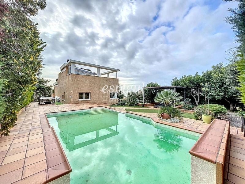 Foto e259d2b3-29f4-4d40-86e1-94c7cb655553. Casa propiedad con excelentes vistas panorámicas en sant berger, en Teià