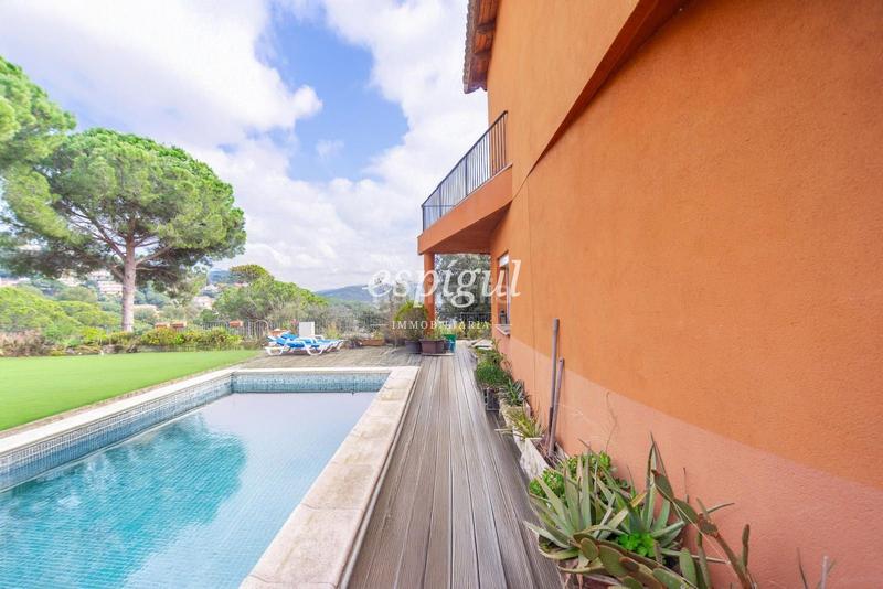 Foto 0371b92c-aa9d-4bb9-87b6-7246e6a4d903. Casa con riscaldamento parcheggio piscina in Cabrils