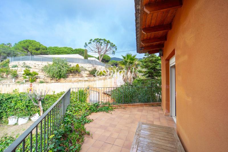 Foto 0fe35a19-74c8-4a4c-a29c-a8ff330cb207. Casa con riscaldamento parcheggio piscina in Cabrils