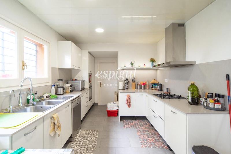 Foto 5a5692bf-aa60-4cd2-be2e-a0e31619c863. Casa con riscaldamento parcheggio piscina in Cabrils