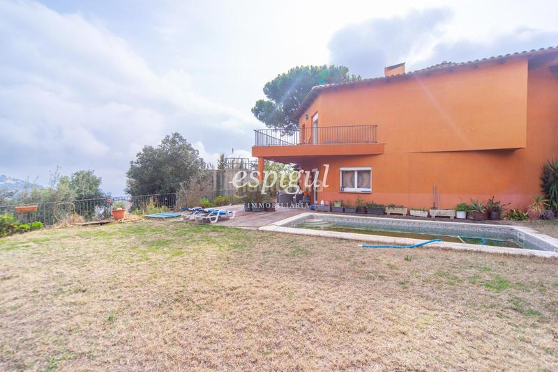 Foto ac2bc95d-9cf6-40ad-ac0a-3263af943e14. Casa con riscaldamento parcheggio piscina in Cabrils