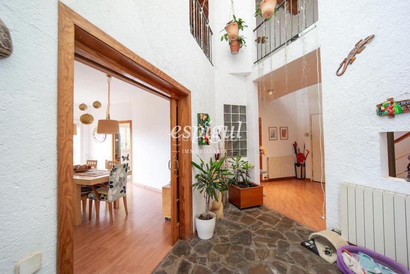 Foto b5a65af8-1489-4947-8f7e-692e4bc4e33f. Casa con riscaldamento parcheggio piscina in Cabrils