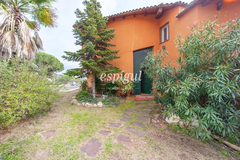 Foto e4ca5ffc-cc0d-47cc-aa3c-a8df58d4bc54. Casa con riscaldamento parcheggio piscina in Cabrils