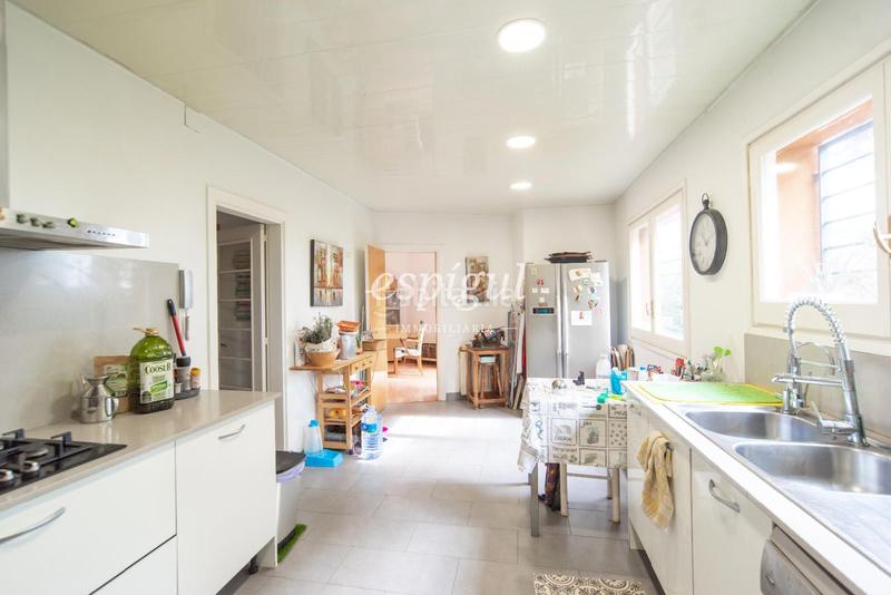 Foto fa722f6d-4d85-4e63-9c30-46baabb62199. Casa con riscaldamento parcheggio piscina in Cabrils