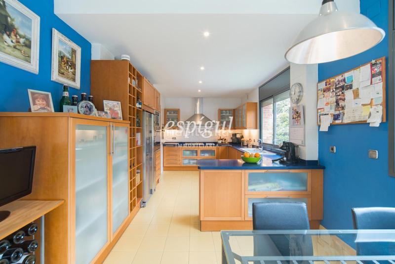 Foto baeadc78-be52-4857-8336-05e44d9cf1cd. Haus mit heizung parking pool in Teià