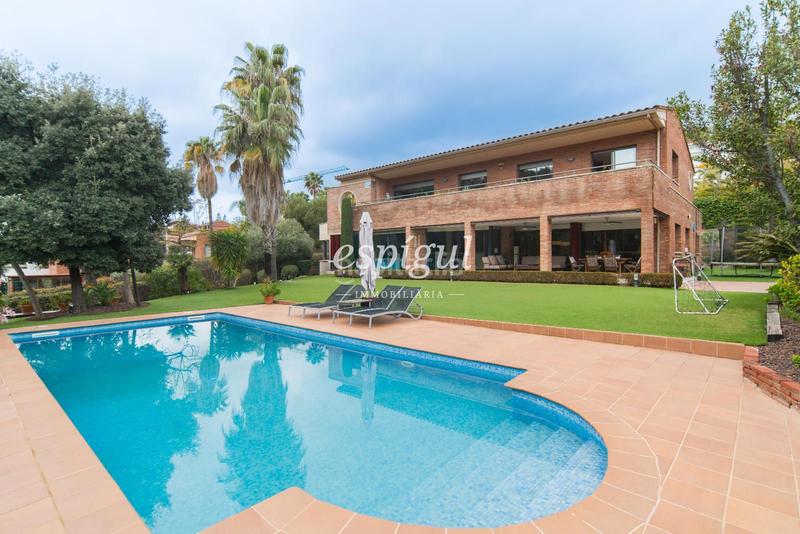 Foto fee51d9a-2f6a-4f97-954a-294d5a87f4bc. Haus mit heizung parking pool in Teià