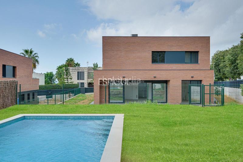 Foto 8516f49c-d8e5-4007-b88f-ac6720b0e252. Casa amb calefacció aparcament piscina a Can Quirze Mataró