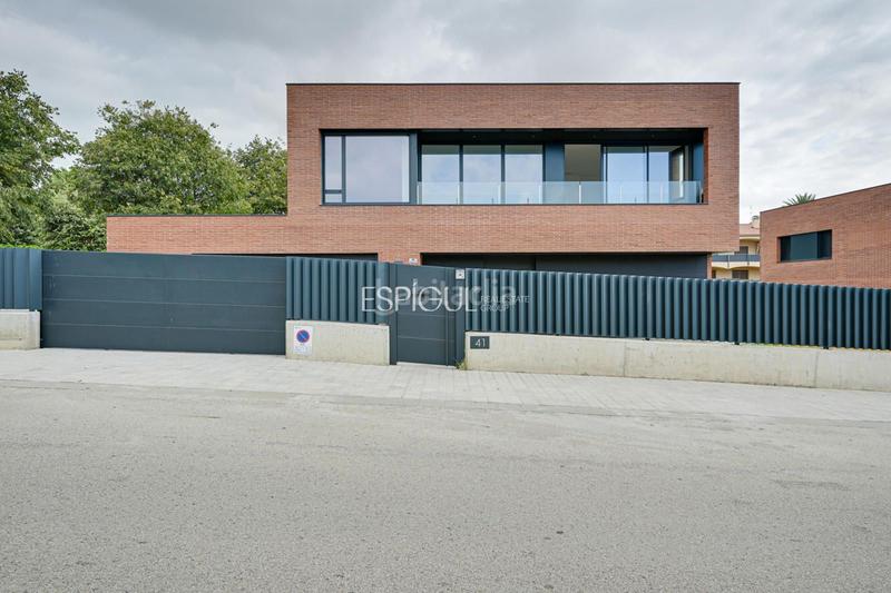 Foto b451521c-e1f4-4aaa-8b06-fede25404a18. Casa amb calefacció aparcament piscina a Can Quirze Mataró