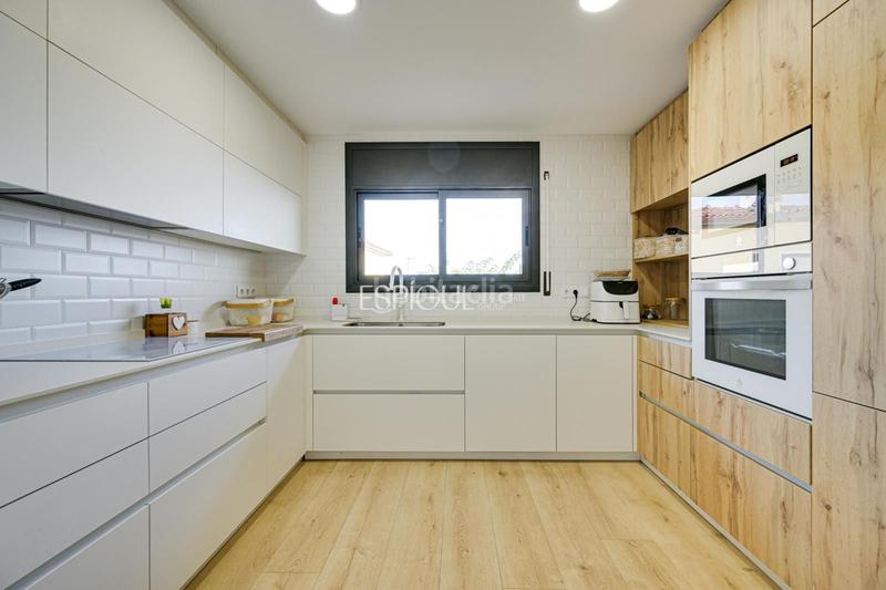 Foto 97db83f2-28f8-4cdc-9749-f4167673b830. Haus mit heizung parking pool in Premià de Dalt