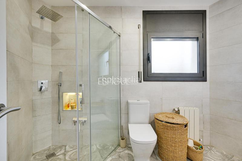 Foto b494df8a-ce1a-4d5c-ba84-1a3bcc0b6681. Haus mit heizung parking pool in Premià de Dalt