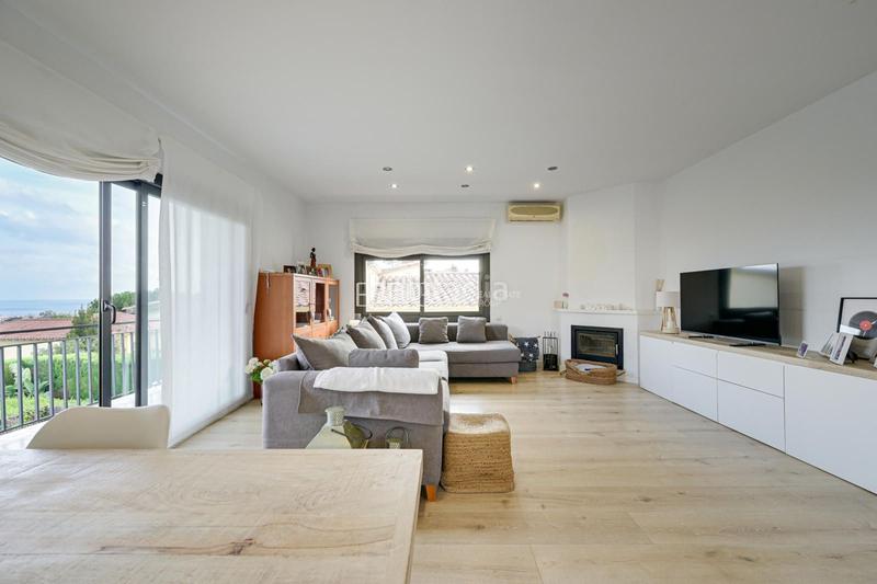 Foto e190b84f-9b78-4d3a-998b-5f84784efb72. Haus mit heizung parking pool in Premià de Dalt