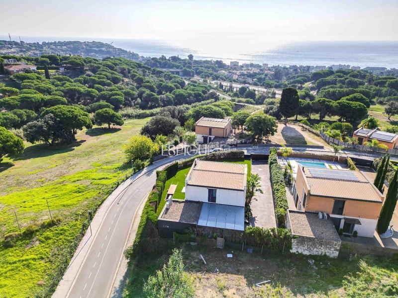 Foto f5b2e949-bf64-4f42-8b67-54360a842b3e. Casa amb calefacció aparcament piscina a Santa Maria Balís - Can Riera - Can Jordi Sant Vicenç de Montalt