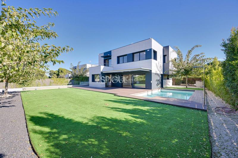 Foto e32596d1-912d-4171-bebd-9ffcff9cf7f5. Haus mit heizung parking pool in Can Sans Sant Andreu de Llavaneres