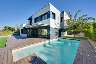 Casa  Surray. Casa unifamiliar de alto standing en sant andreu de llavaneres