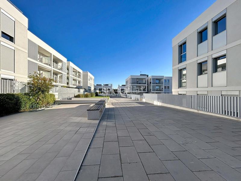 Foto 65954a9f-f910-4d49-a040-d58393cfa0f9. Pis amb calefacció aparcament piscina a Califòrnia-Santa Madrona Masnou (El)