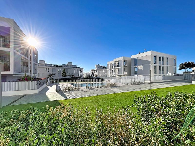 Foto a779c773-ed73-4f62-942e-fa6dc8a1d6b7. Pis amb calefacció aparcament piscina a Califòrnia-Santa Madrona Masnou (El)