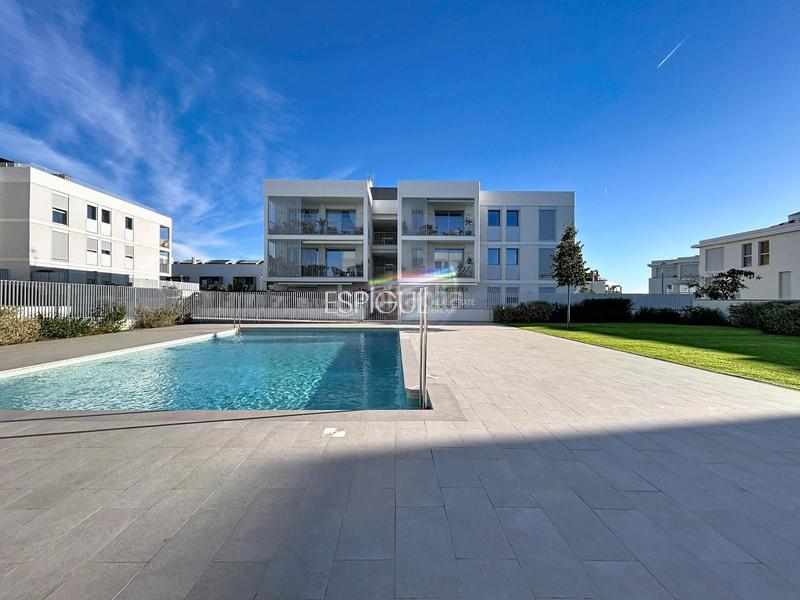 Foto fa162e57-bbd7-4b90-b95f-9f2637f492d0. Pis amb calefacció aparcament piscina a Califòrnia-Santa Madrona Masnou (El)