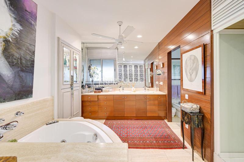 Foto 2b86cd9f-6a4c-47e9-ad0c-7e9579f1cf9f. House with heating parking pool in Califòrnia-Santa Madrona Masnou (El)