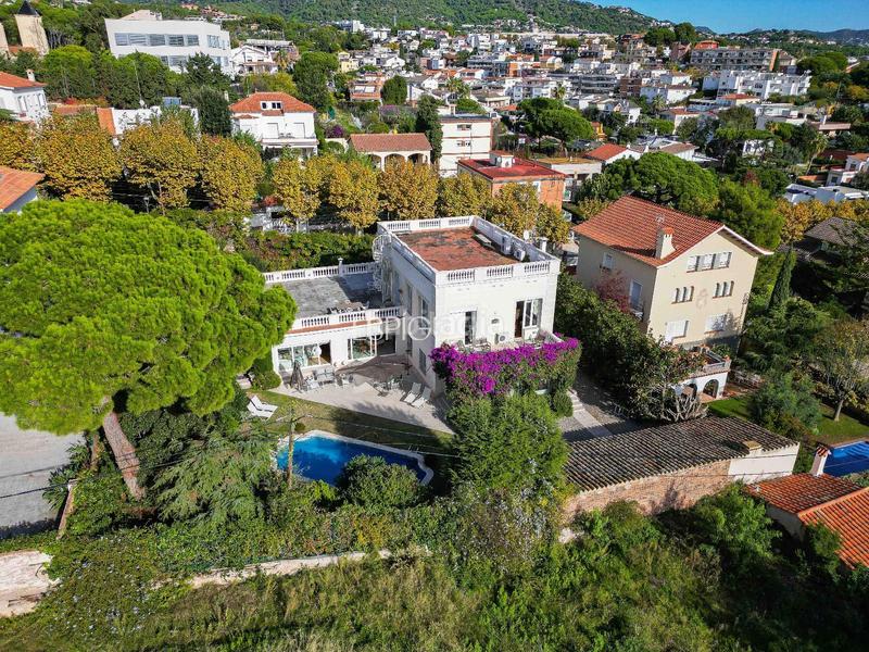 Foto 72c219c5-fffa-42f9-9283-904636f51519. House with heating parking pool in Califòrnia-Santa Madrona Masnou (El)