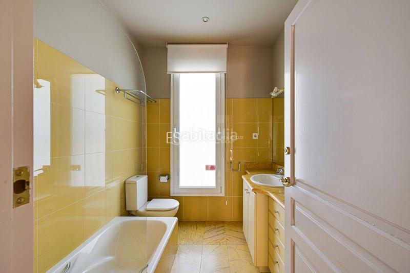 Foto b53e1d1a-4e27-4ce9-86f5-5a7bf76a8ed2. House with heating parking pool in Califòrnia-Santa Madrona Masnou (El)