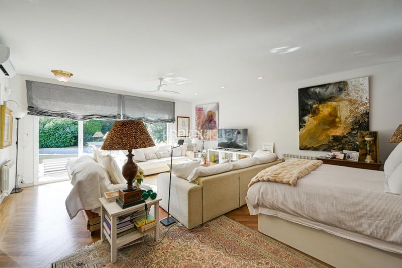 Foto e90efe76-b577-4c8e-aaf5-07b23c7573da. House with heating parking pool in Califòrnia-Santa Madrona Masnou (El)