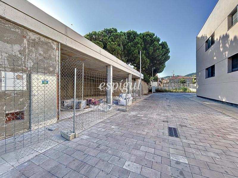 Foto a2c62302-e84a-4f24-9cea-a5a54df2a0e8. Lloguer local comercial a josep puigoriol a Teià