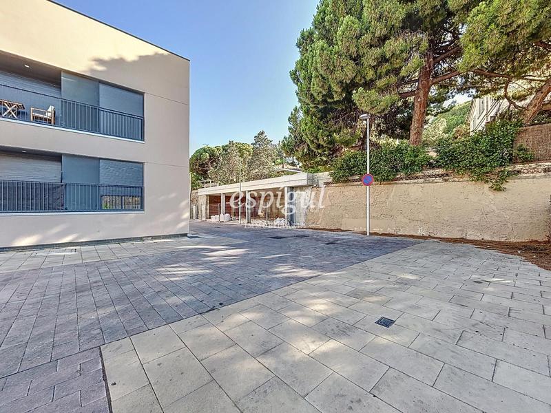 Foto a601c198-a616-46ba-ac43-d53cd96f00e5. Lloguer local comercial a josep puigoriol a Teià