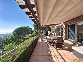 Casa  Dels melis. Impresionante casa con vistas panorámicas al mar en can tolrà