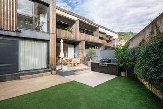 Pis  Antoni gaudi. Piso moderno con 77 m de jardín y 2 plazas de parking en pleno t