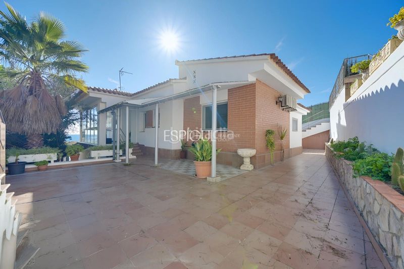 Foto 25ab00b7-f4ea-4f02-b0c0-ee0851494b72. Casa amb calefacció aparcament piscina a Santa Susanna