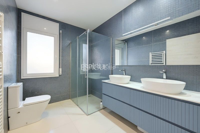 Foto 3bf9f12f-ae17-4aa1-8579-570316e38a84. Casa amb calefacció aparcament piscina a Santa Susanna