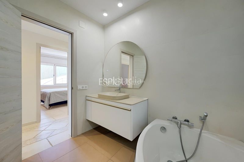 Foto 607dad03-90b0-460b-8fa1-8ff4a286bd94. Casa amb calefacció aparcament piscina a Santa Susanna