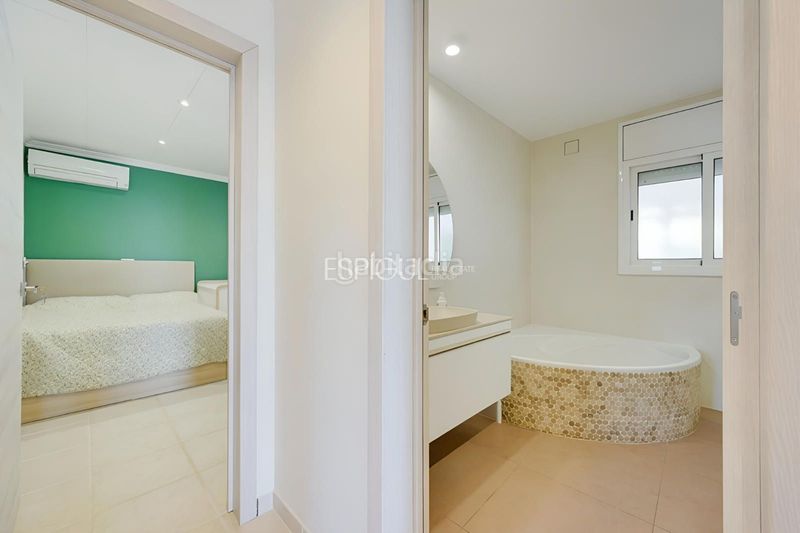 Foto 6493ef72-fcef-4049-aac8-11a570a53096. Casa amb calefacció aparcament piscina a Santa Susanna