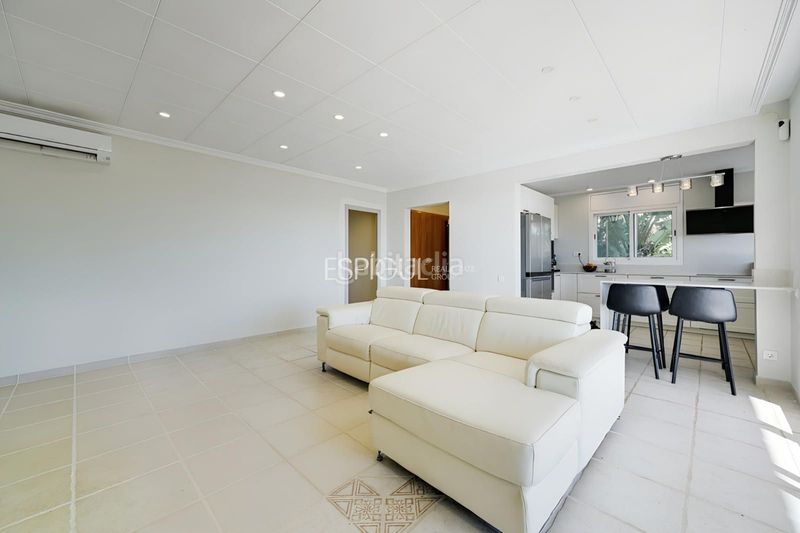 Foto ad91b972-8017-42d0-b02a-26757fe9d7ad. Casa amb calefacció aparcament piscina a Santa Susanna