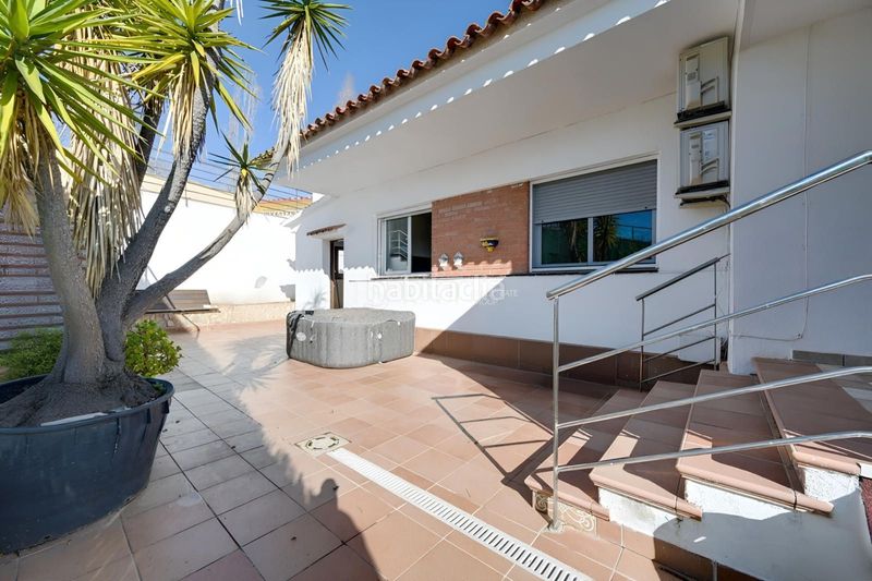 Foto b335135d-0ffb-48c7-a838-0f7fbda603ac. Casa amb calefacció aparcament piscina a Santa Susanna