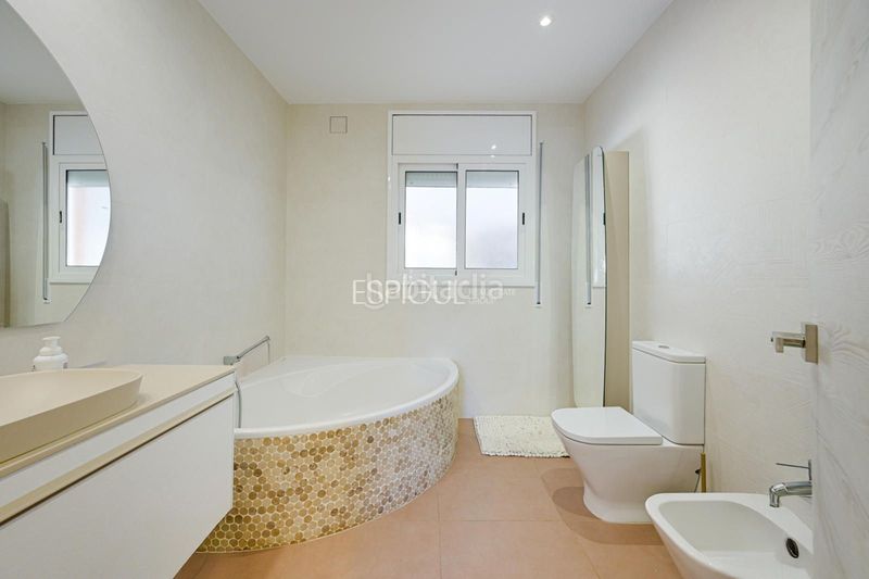 Foto f45bd4d9-7eb0-48cd-8b10-cf96bcd342b1. Casa amb calefacció aparcament piscina a Santa Susanna